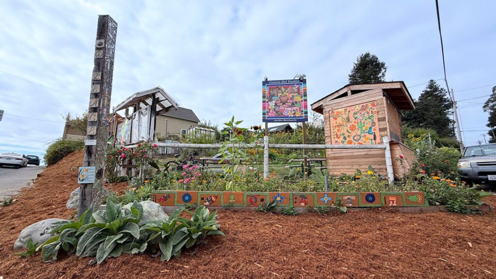 A photo of the Centro Del Pueblo sanctuary garden.